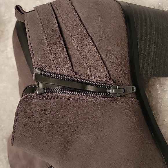 Sonoma Vitalize Dark Gray Suede Bootie - Picture 7 of 13